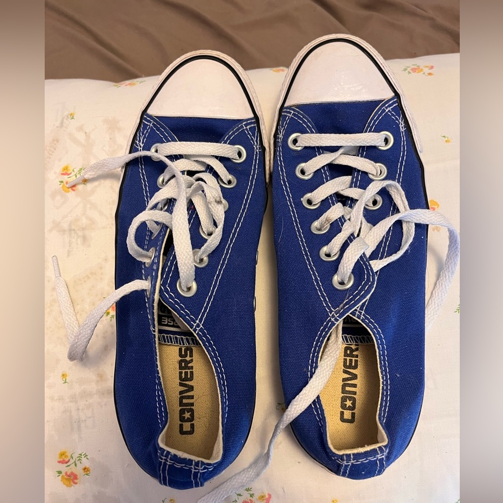 CONVERSE in royal blue!  Worn twice!  Size 8 women’s, 6 men’s.